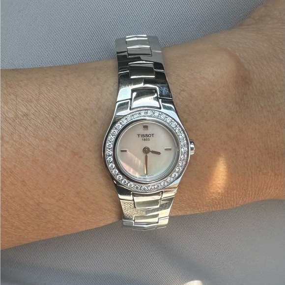 Tissot Mother of Pearl Diamond Bezel Ladies Watch - Picture 7 of 8